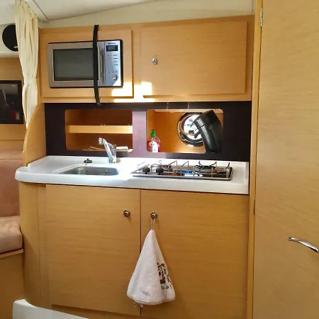 Bateau Standing Privative - Nuit A Quai Port La Rochelle